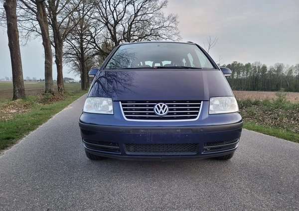 Volkswagen Sharan cena 17999 przebieg: 197000, rok produkcji 2007 z Chełmno małe 781